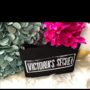 VICTORIA SECRET WRISTLET